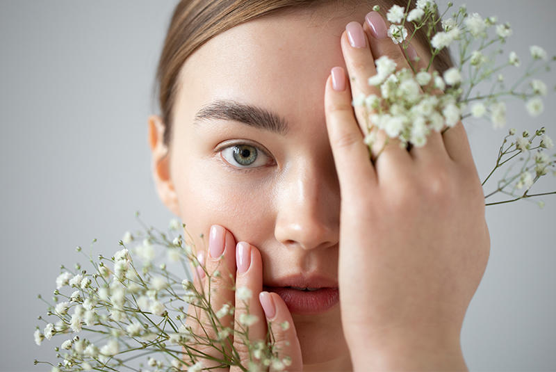 Kulit Sehat di Musim Hujan: Strategi Perawatan yang Efektif